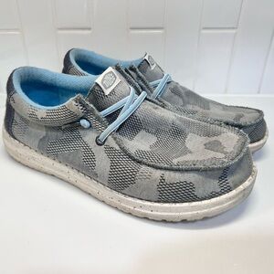 Hey Dude Wally Kids Youth Size 6 Gray Camo Charcoal